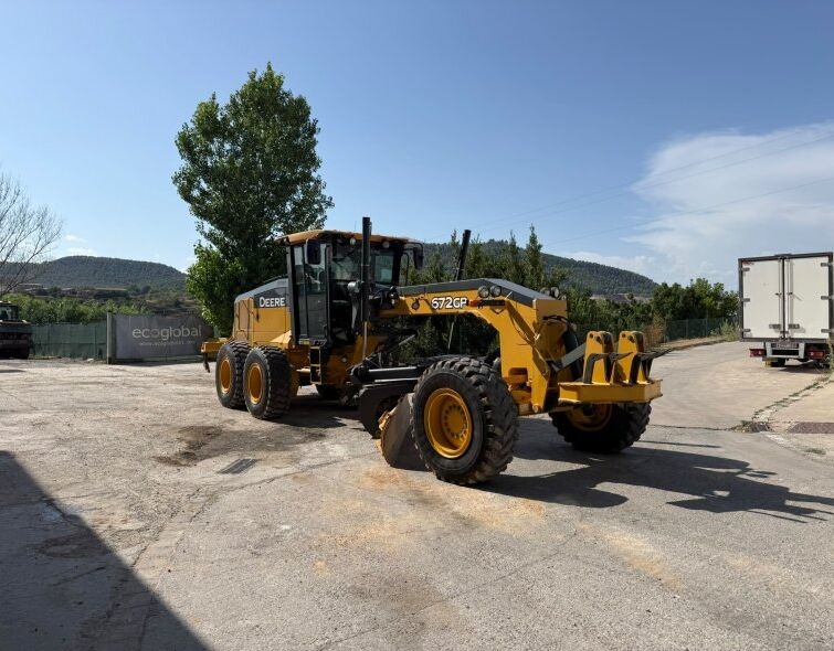 JOHN DEERE  672GP AWD **ZUGELASSEN**